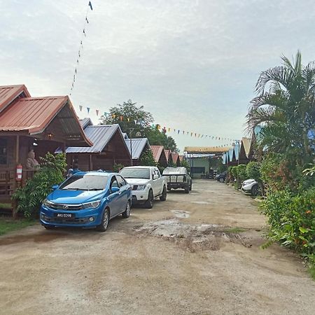 Talad Nam Klong Hae Resort Hat Yai Exterior foto